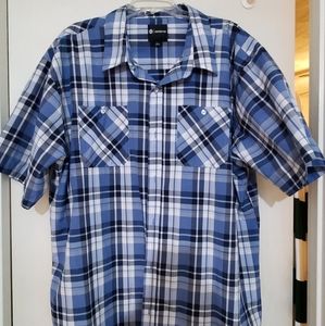 Brand New checker plaid shirt never worn!!! Get it today
